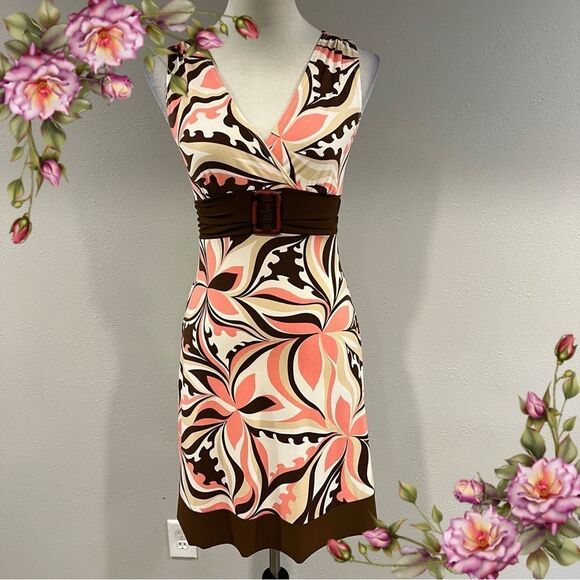 Taboo Dresses & Skirts - Elegant Floral Sleeveless mini Dress size small